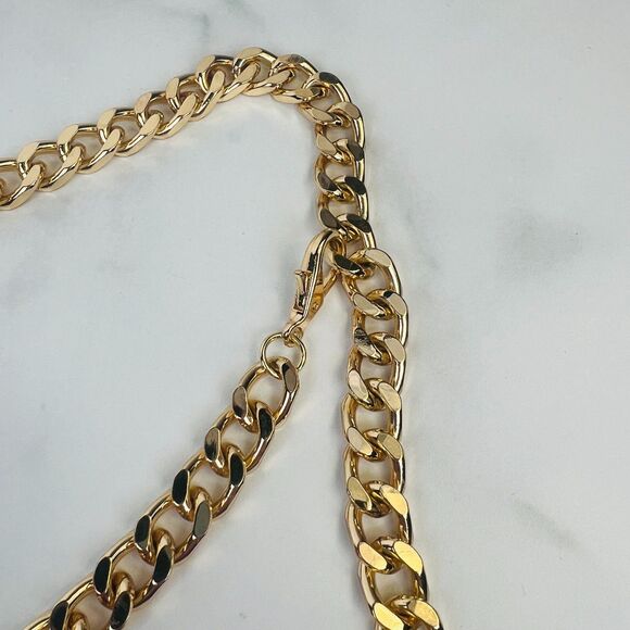 REVOLVE Lovestrength Everywhere Chain Belt in Gold Metal Disc Faux Pearl Pendant - Picture 4 of 4